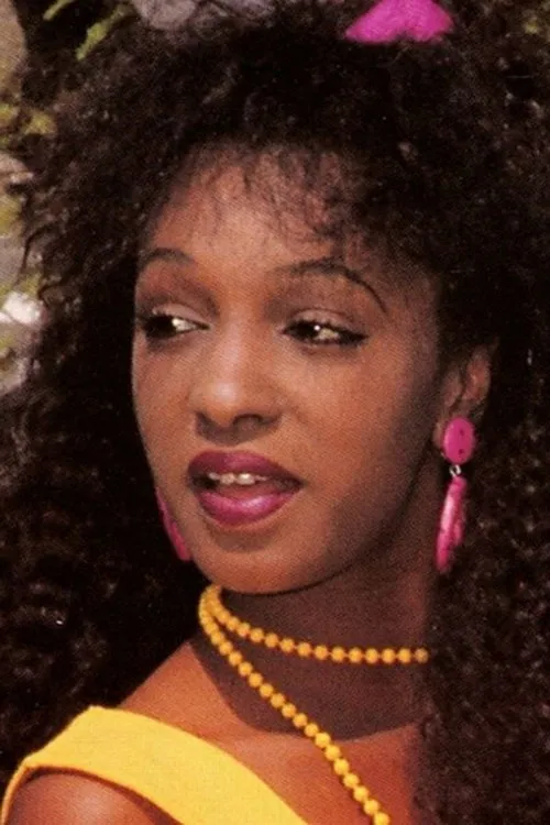 Charlene Roben interpretando a