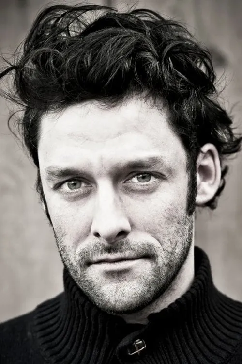 Charles-Antoine Crête interpretando a Himself