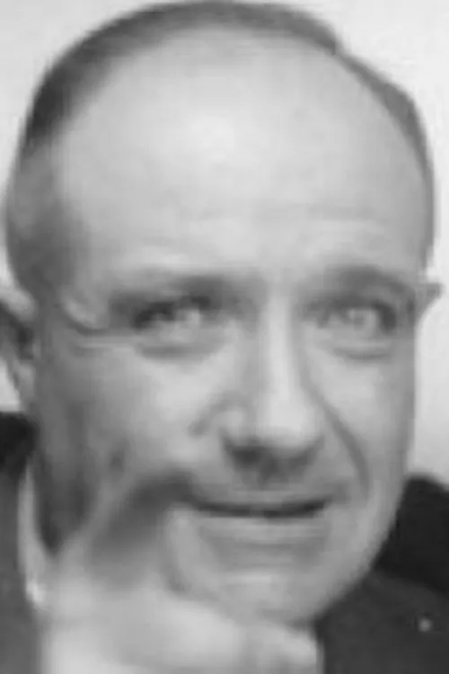 Charles Barrois interpretando a Marcelin