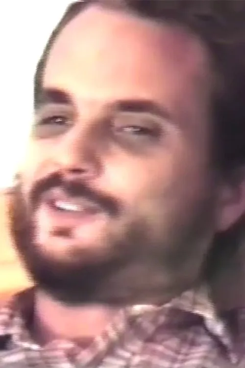 Charles Brohawn interpretando a Self