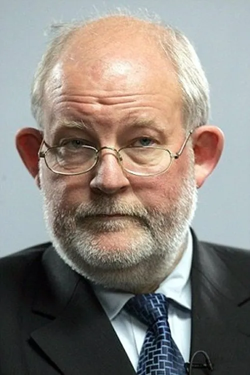 Charles Clarke interpretando a Himself - Stalag Luft III Prisoner