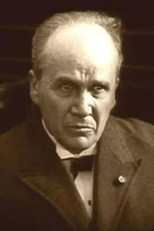 Max Linder ha trabajado con Charles Mosnier en 3 ocasiones