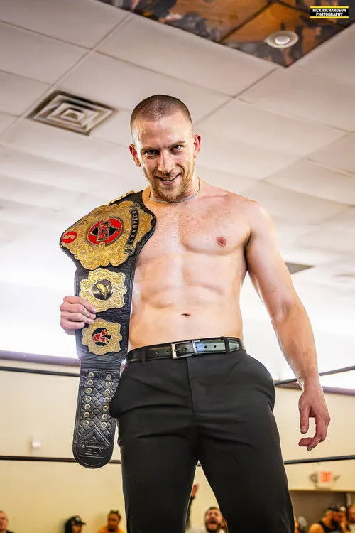 Rico Gonzalez ha trabajado con Charles Moss en 1 ocasiones