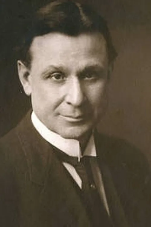 Robert Brower ha trabajado con Charles Ogle en 12 ocasiones