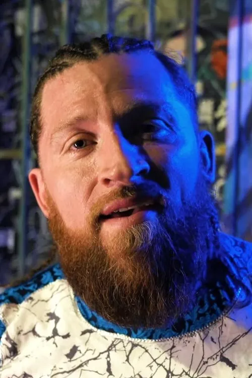 Charles Santo interpretando a Gringo Loco