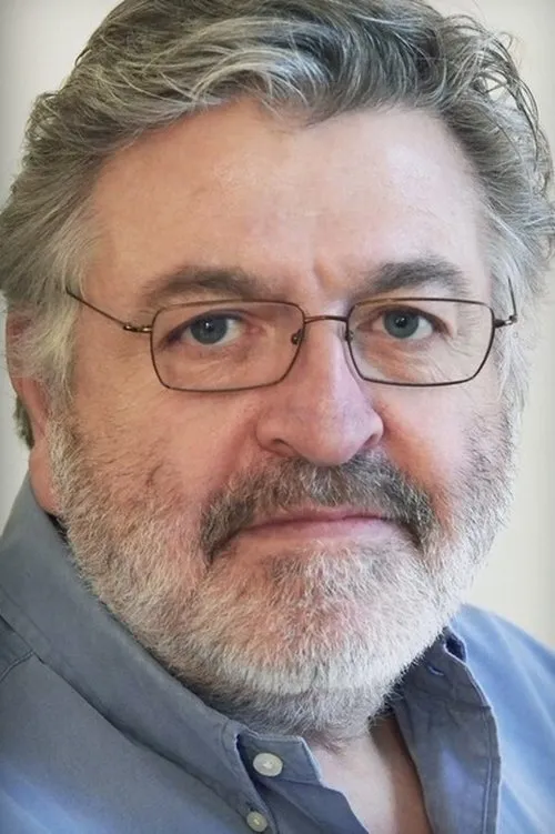 Charles Schneider interpretando a Homme maisonette