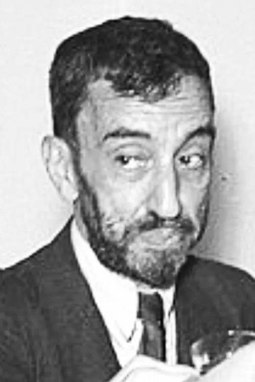 Charlie Almlöf interpretando a Agitator