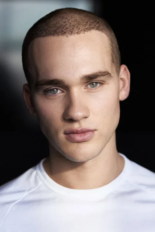 Charlie Di Stefano interpretando a 