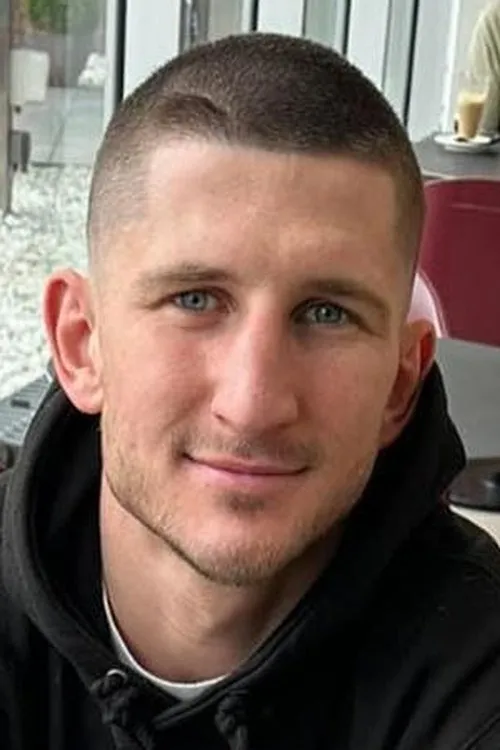 Andrew Smart ha trabajado con Charlie Doig en 1 ocasiones