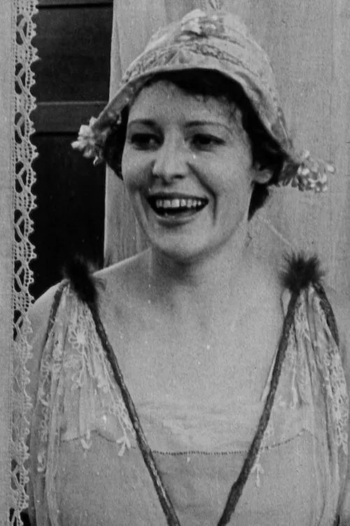 Charline Mayfield interpretando a Agnes Maynard