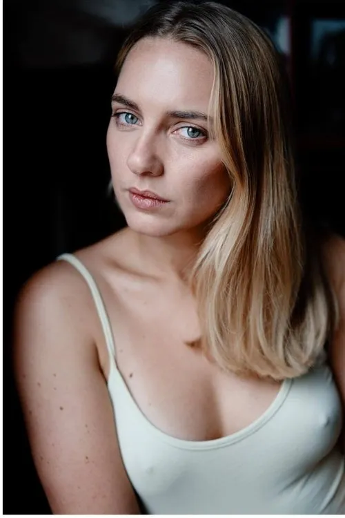 León David Salazar ha trabajado con Charlotte Deniel en 1 ocasiones