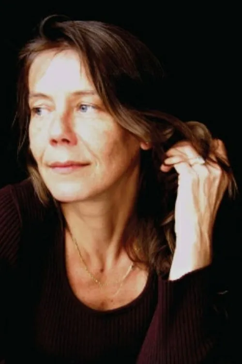 Charlotte Walior interpretando a 