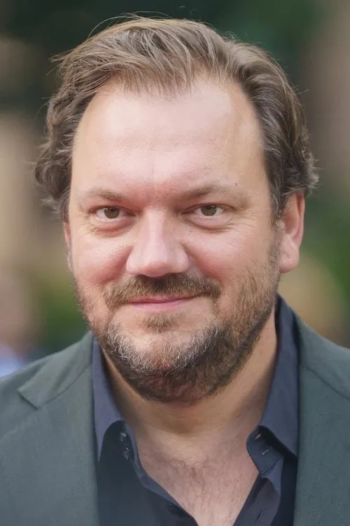 Charly Hübner — personaje: Dieter Hausmann