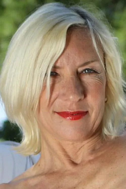 Charly Spark interpretando a Adepte