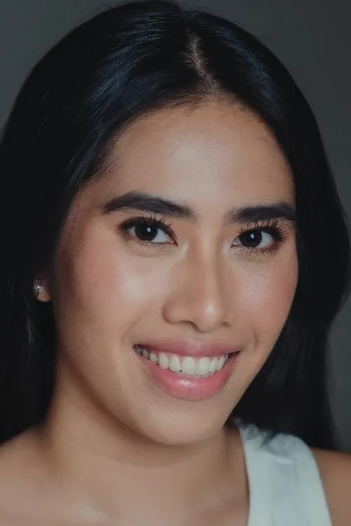 Charm Aranton interpretando a