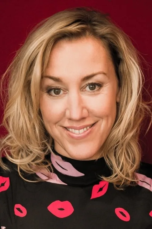 Charmène Sloof interpretando a Laura