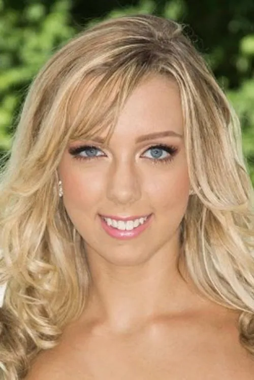 Chase Hart interpretando a (archive footage)