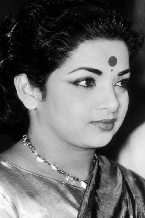 Mysskin ha trabajado con Chaya Devi en 1 ocasiones