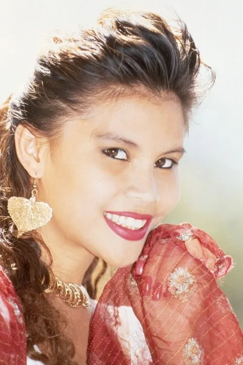 Chelsea Lynx interpretando a 