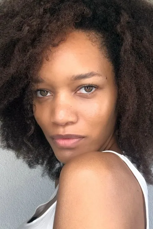 Christian Miegakanda ha trabajado con Cherley Raveau en 1 ocasiones