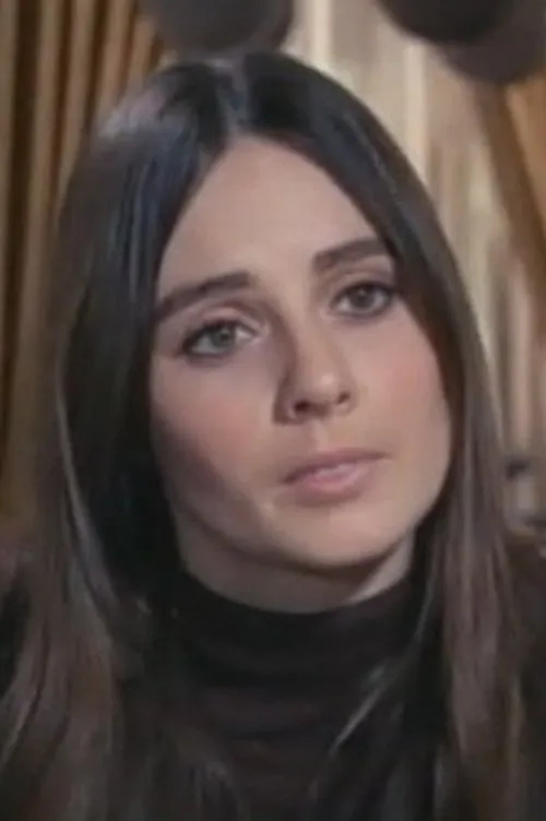 Cheryl Powell interpretando a Karen