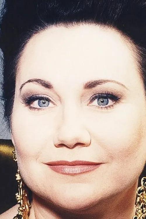 Cheryl Studer interpretando a Mathilde