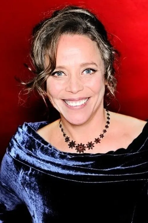 Jamshed Usmonov ha trabajado con China Åhlander en 1 ocasiones