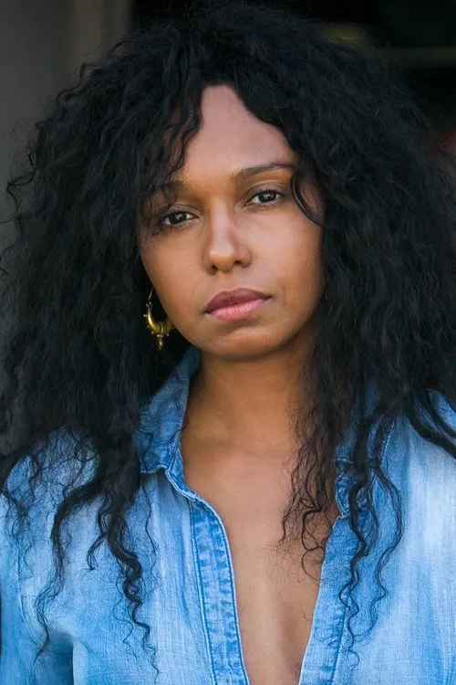 China Shavers interpretando a Shauna