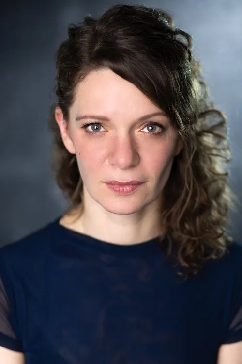 Chiraz Aich interpretando a Nabila