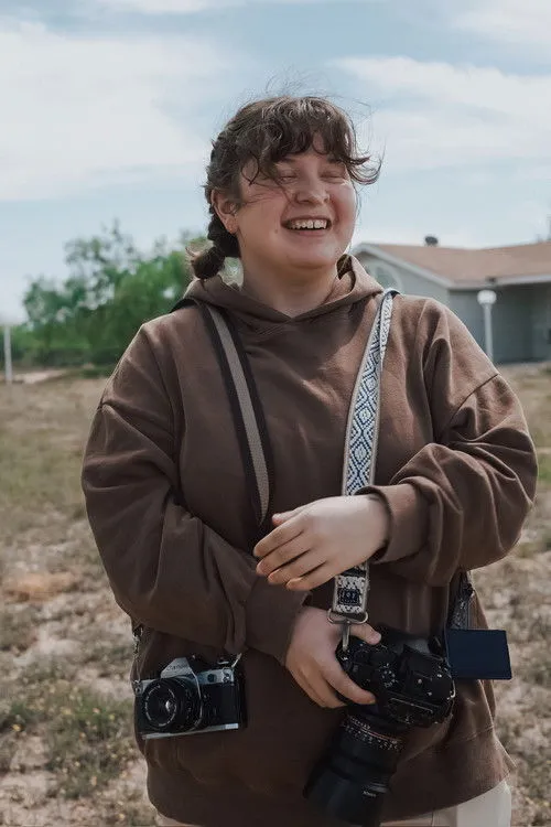 Caleb Joshua Heffron ha trabajado con Chloe Gard en 1 ocasiones