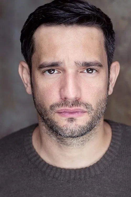 Foto de perfil del actor Chris Brazier en el reparto