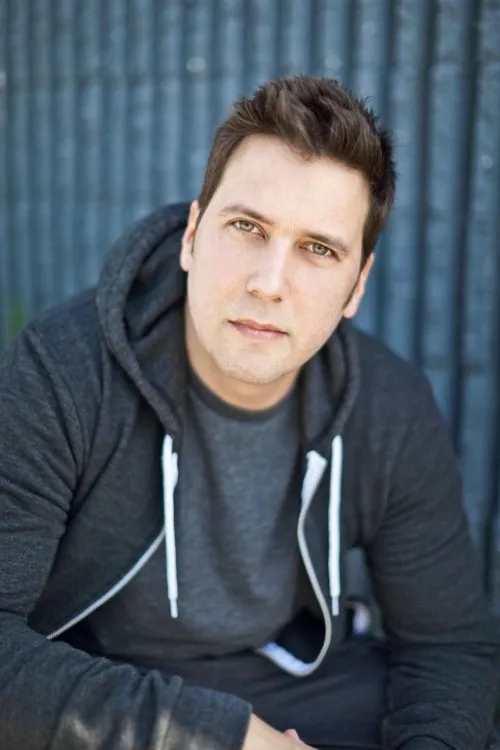 Chris Cound en su biografía y filmografía