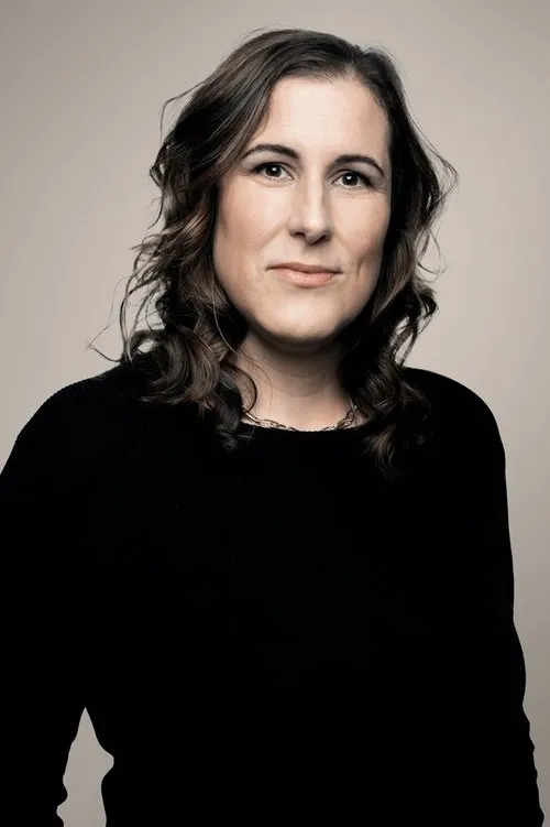 Chris Evans — personaje: Self - Host