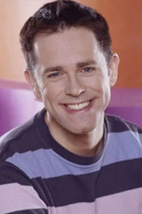 Chris Jarvis interpretando a King Alonso