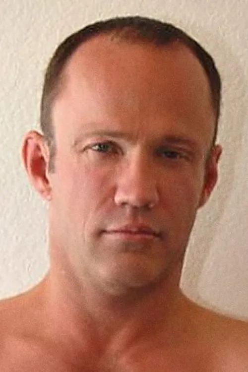 Drake Hanson ha trabajado con Chris Kohl en 1 ocasiones