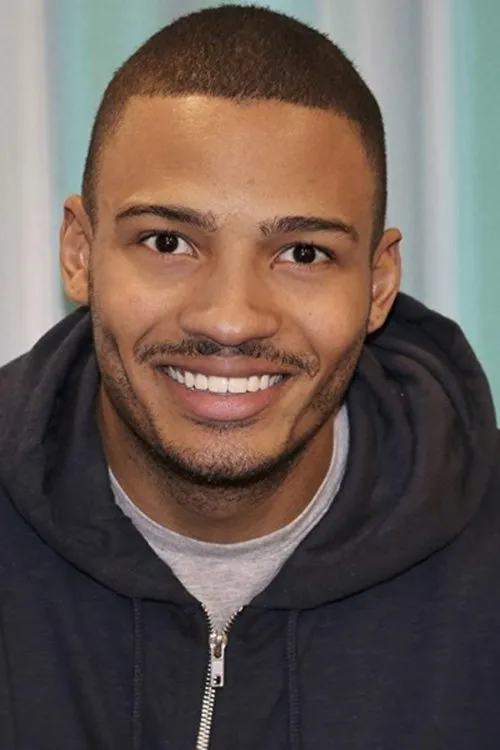 Chris LeBlanc interpretando a Steve Roper