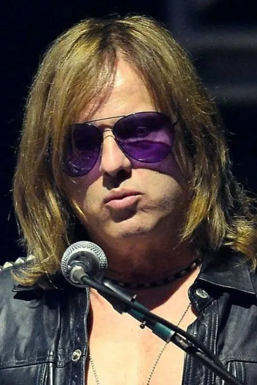 Ron 'Bumblefoot' Thal ha trabajado con Chris Pitman en 5 ocasiones