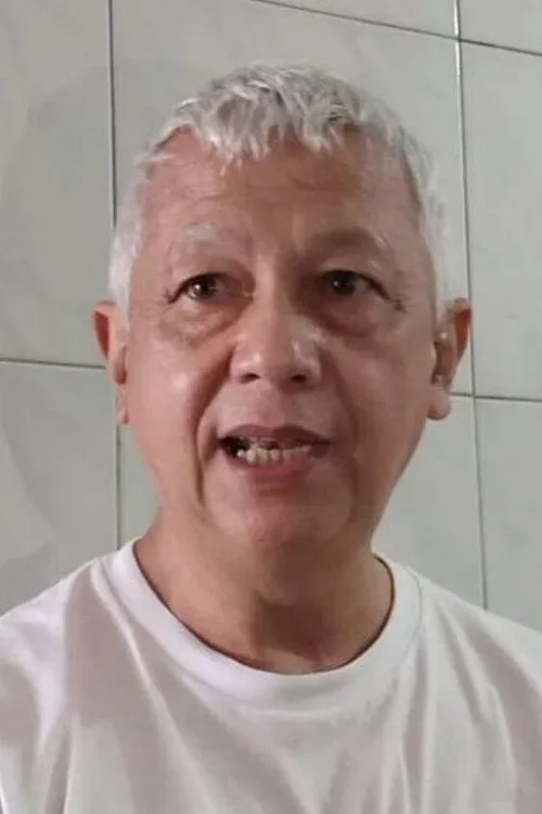 Jeffry Waworuntu ha trabajado con Chris Salam en 1 ocasiones
