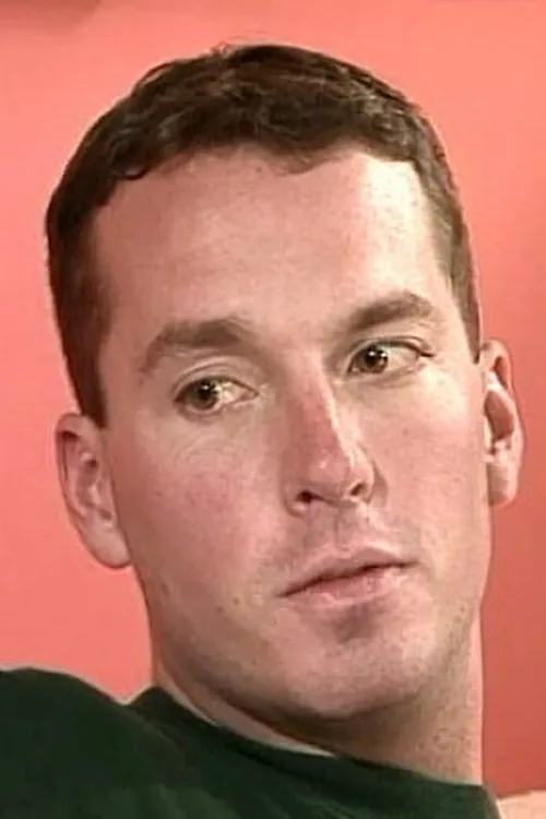 Chris Yeager interpretando a 