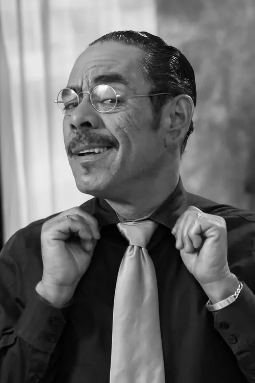 Christian Baumgartner interpretando a