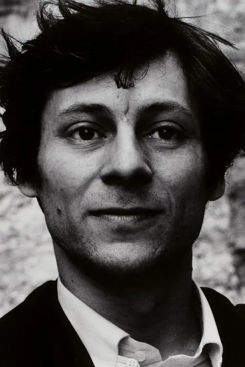 Christian Rist interpretando a Detective Keller