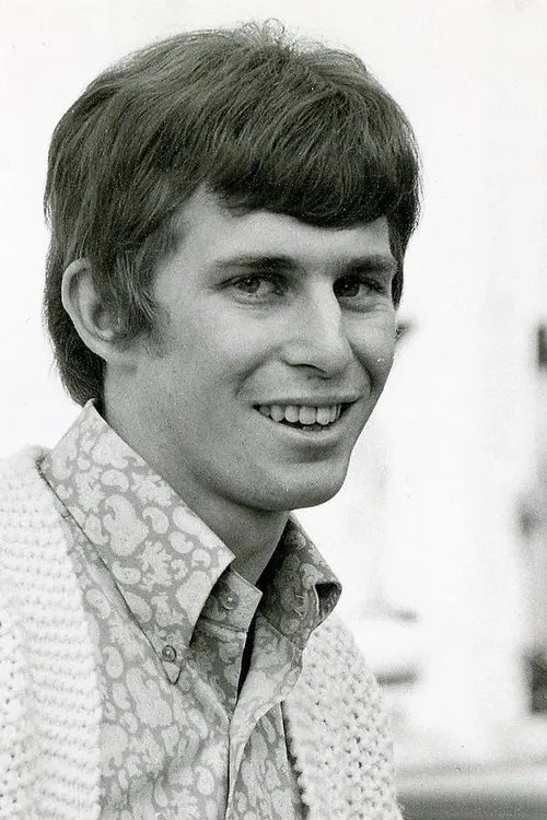 Christian Roberts interpretando a Joven