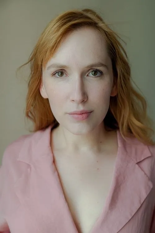 Christin Nichols — personaje: Mia Augustin