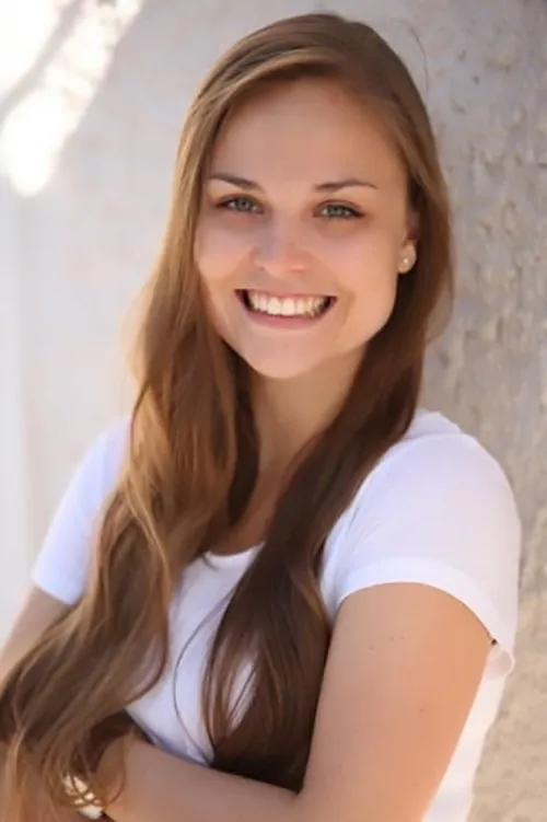 Christina Peifer interpretando a Vanessa