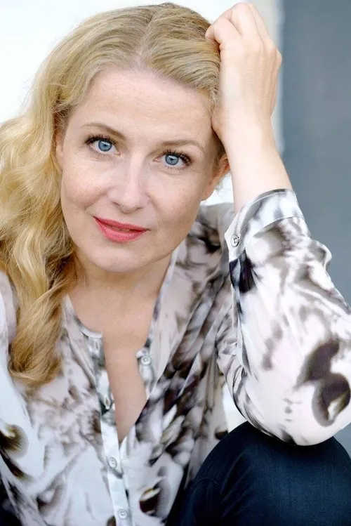 Christina Rainer — personaje: Lena Czerni