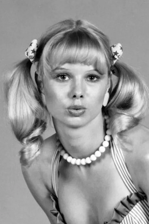 Theresa Wood ha trabajado con Christine Donna en 1 ocasiones