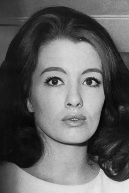Mandy Rice-Davies ha trabajado con Christine Keeler en 3 ocasiones