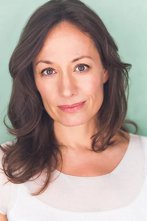 Christine M. Campbell interpretando a Alice