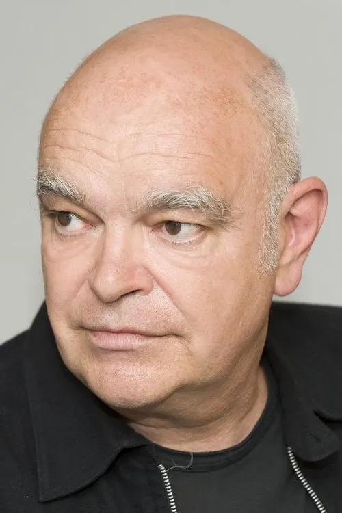 Christoph Künzler interpretando a Kommissar Rüttli