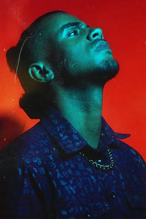 Christophe Sautron interpretando a Kenlo primate